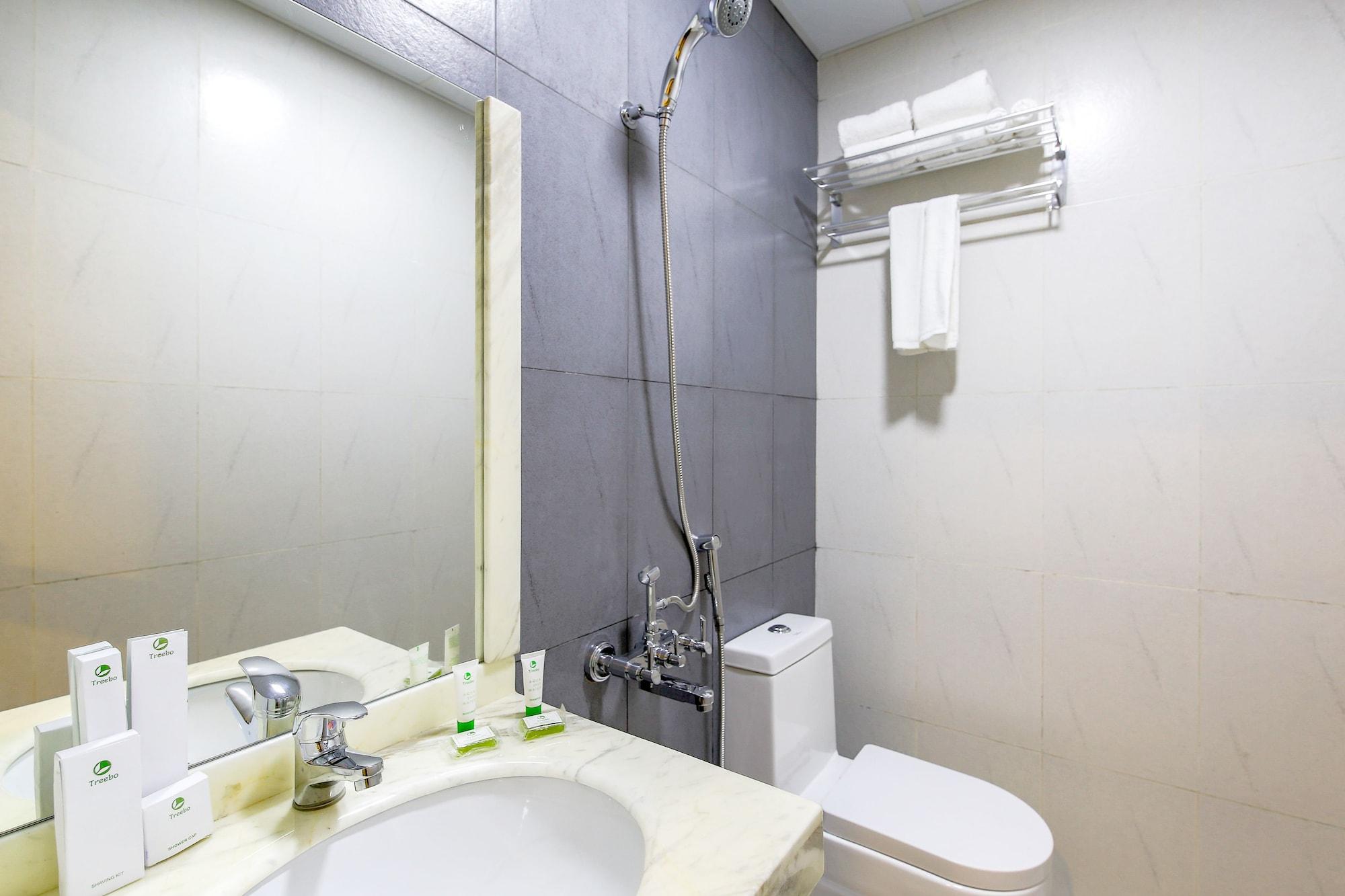 Treebo Trend Adrak Hotel Thiruvananthapuram Exterior photo