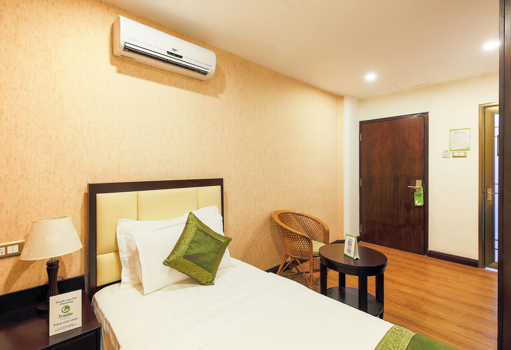 Treebo Trend Adrak Hotel Thiruvananthapuram Exterior photo