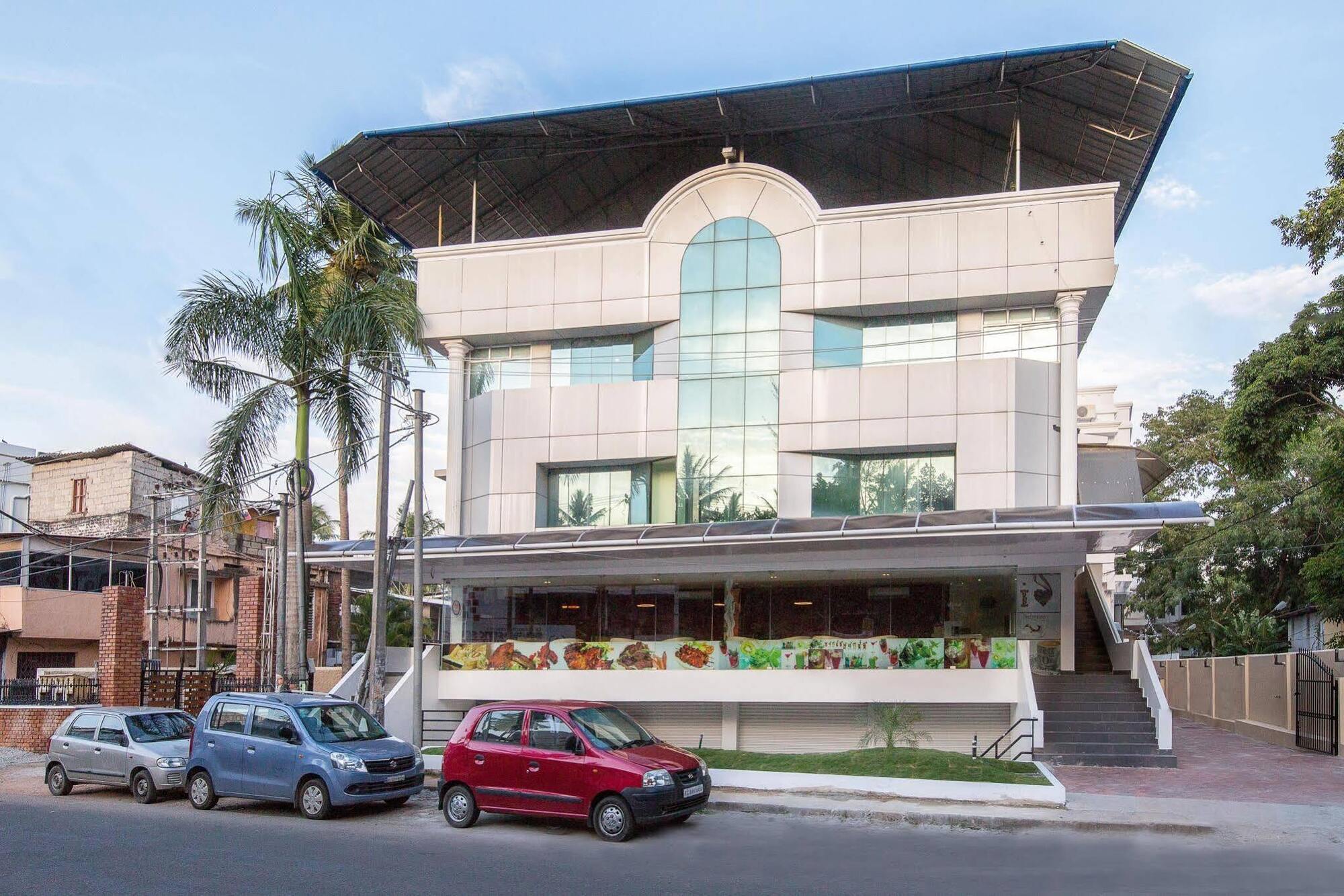 Treebo Trend Adrak Hotel Thiruvananthapuram Exterior photo