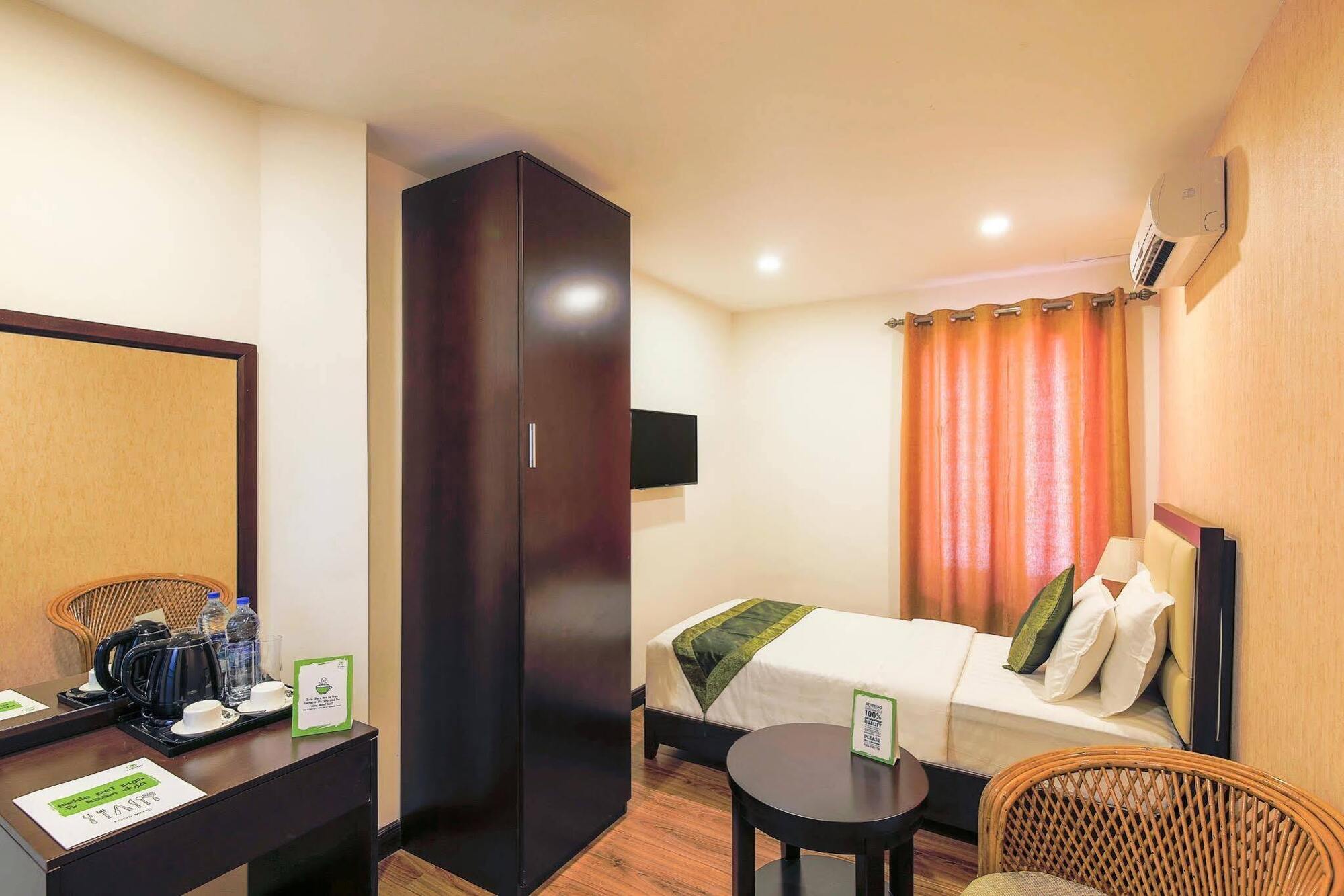Treebo Trend Adrak Hotel Thiruvananthapuram Exterior photo